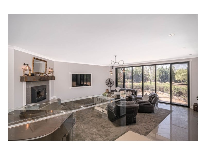 62 Macleay Way, Armidale NSW 2350