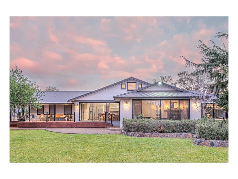 62 Macleay Way, Armidale NSW 2350