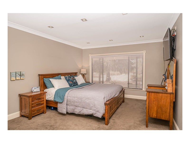 62 Macleay Way, Armidale NSW 2350