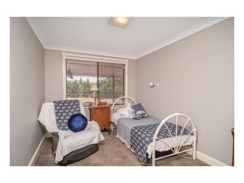 62 Macleay Way, Armidale NSW 2350