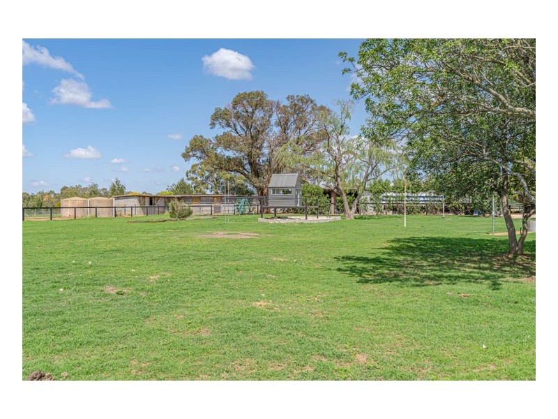 62 Macleay Way, Armidale NSW 2350