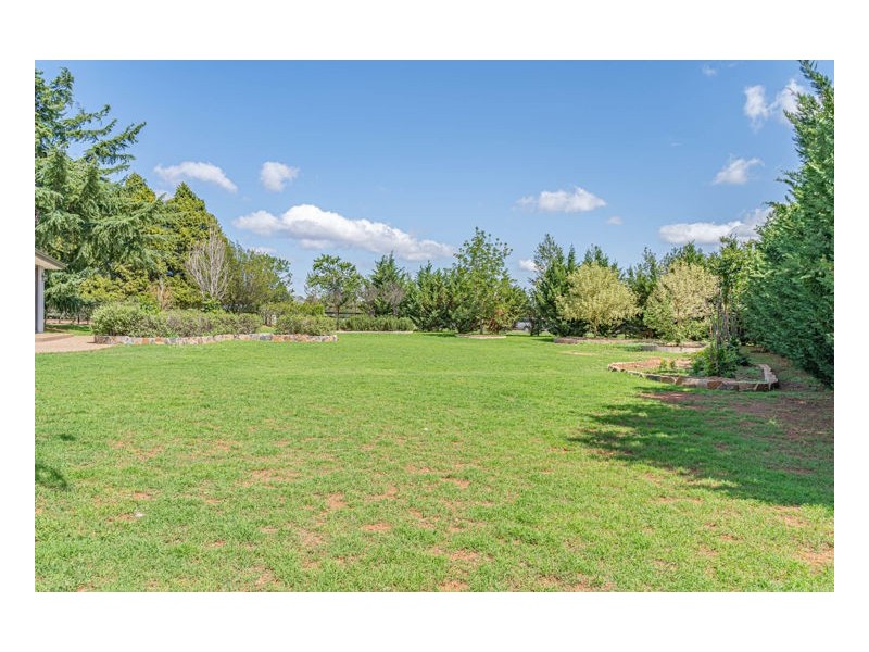 62 Macleay Way, Armidale NSW 2350