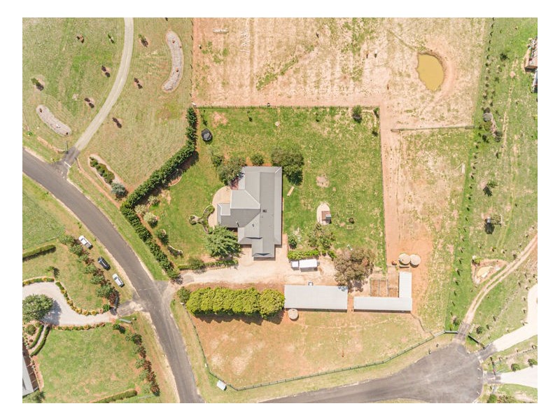62 Macleay Way, Armidale NSW 2350