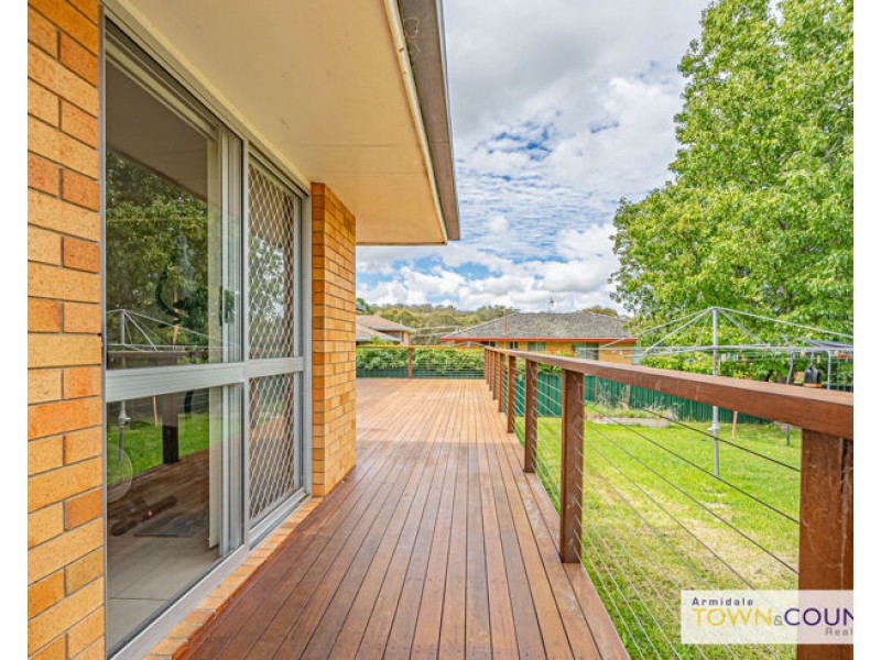 2 Gordon Street, Armidale NSW 2350