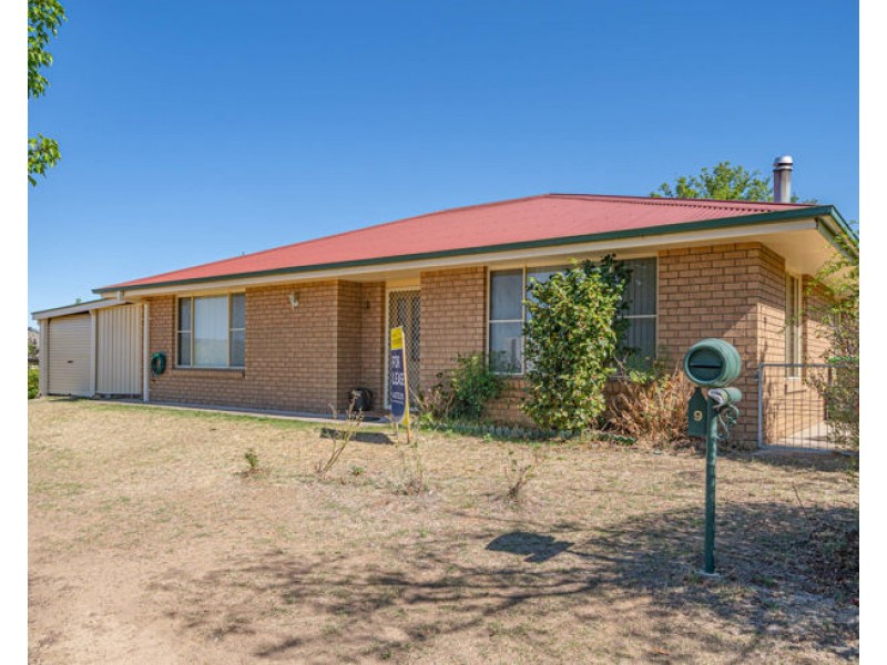 9 David Crescent, Armidale NSW 2350