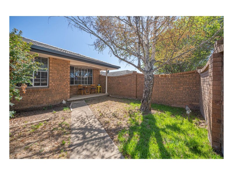 2/15 Queen Elizabeth Drive, Armidale NSW 2350