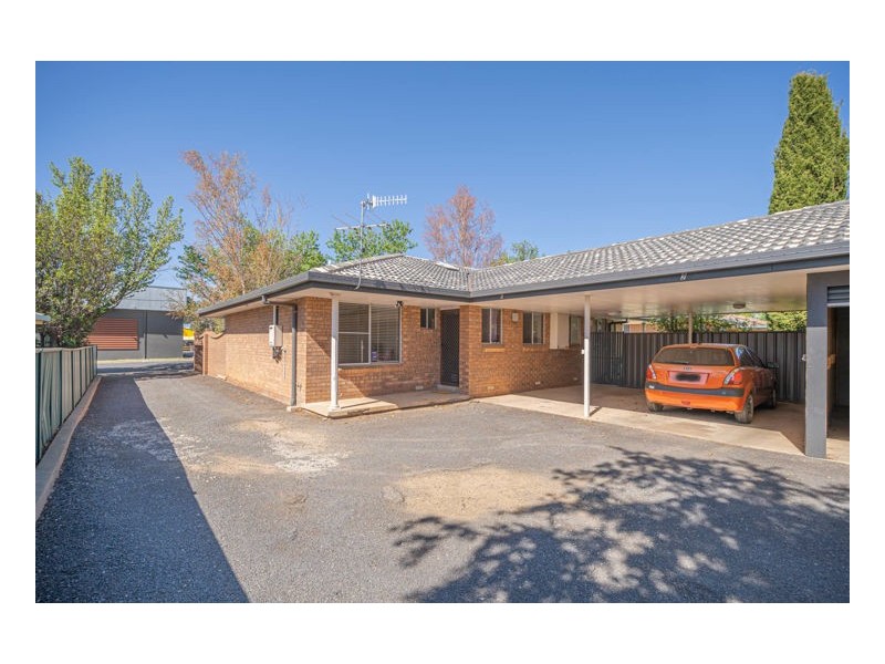 2/15 Queen Elizabeth Drive, Armidale NSW 2350
