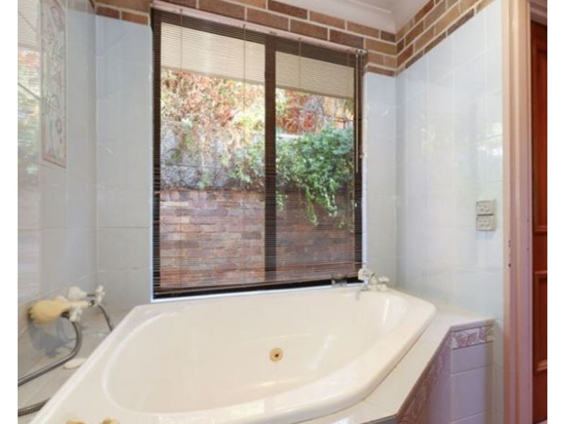 9 Yallambee Avenue, Armidale NSW 2350