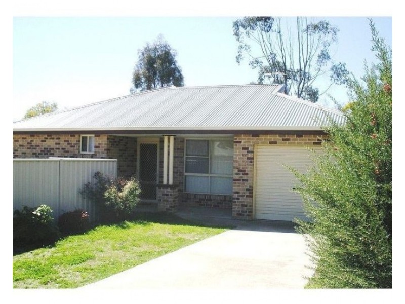 2B Kurrajong Close, Armidale NSW 2350
