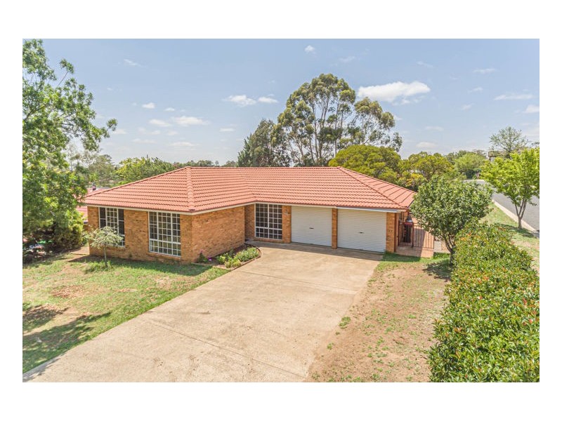 9 The Boulevarde, Armidale NSW 2350