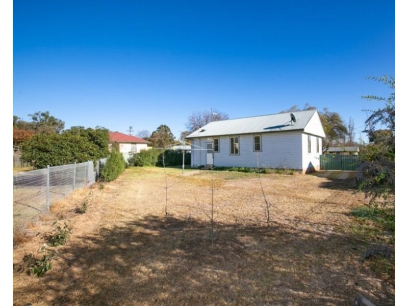 11 Elizabeth Street, Armidale NSW 2350
