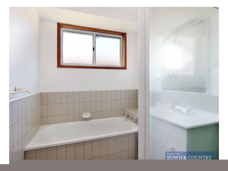 34 Crest Road, Armidale NSW 2350