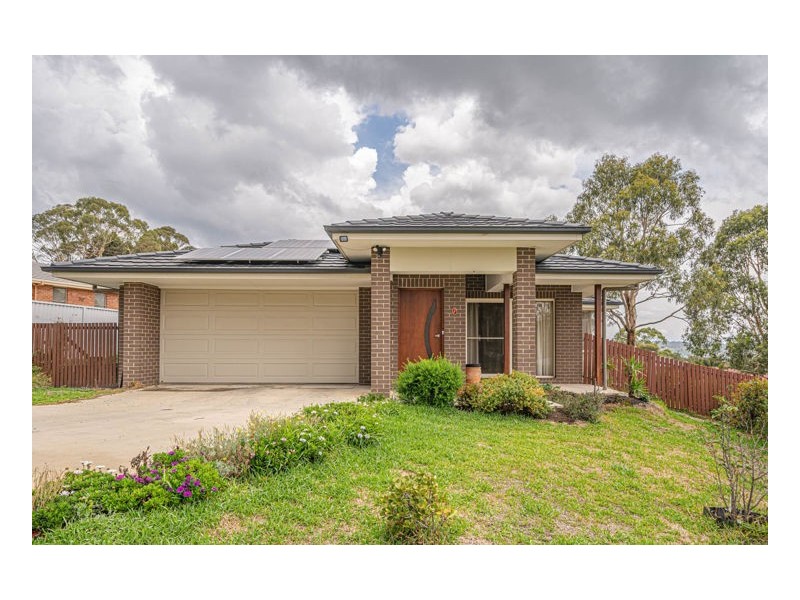 4 Grandview Crescent, Armidale NSW 2350