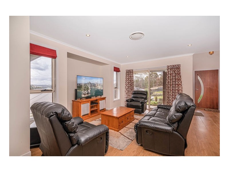 4 Grandview Crescent, Armidale NSW 2350