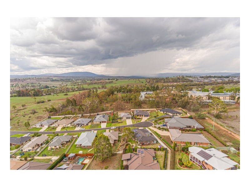 4 Grandview Crescent, Armidale NSW 2350