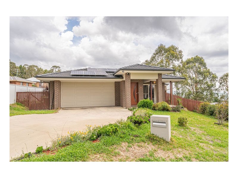 4 Grandview Crescent, Armidale NSW 2350
