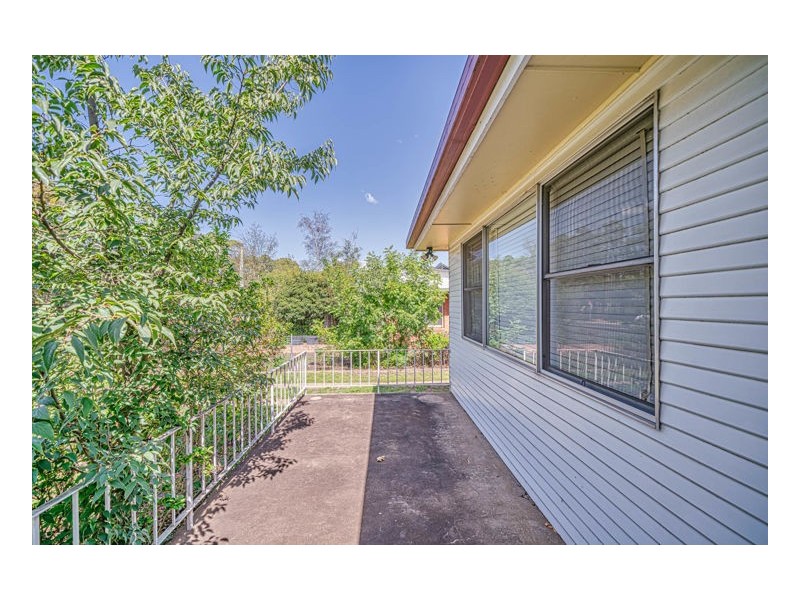 17 Duval Street, Armidale NSW 2350