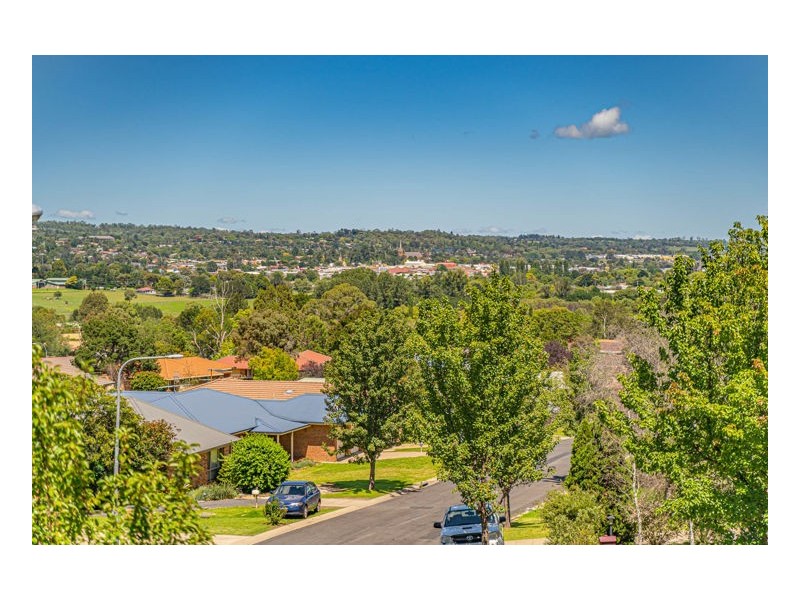 1 David Crescent, Armidale NSW 2350