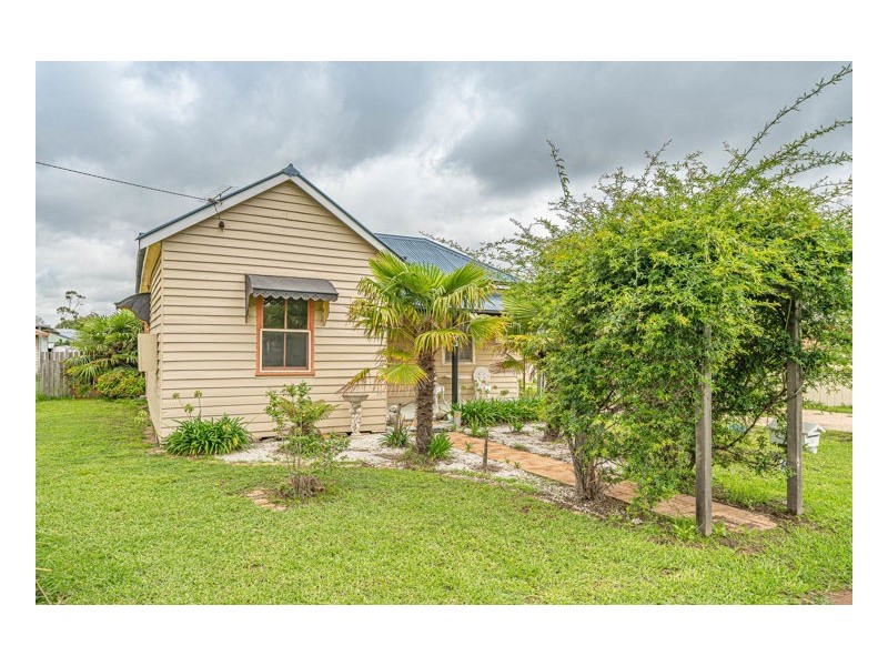 43 Queen Street, Uralla NSW 2358