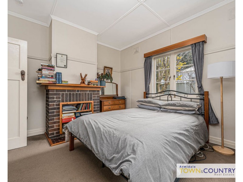 16A Marsh Street, Armidale NSW 2350