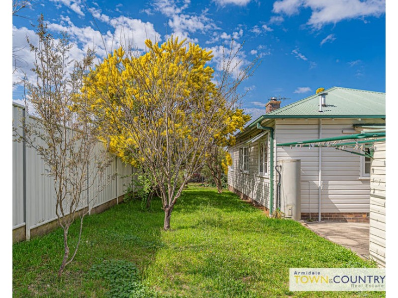 16A Marsh Street, Armidale NSW 2350