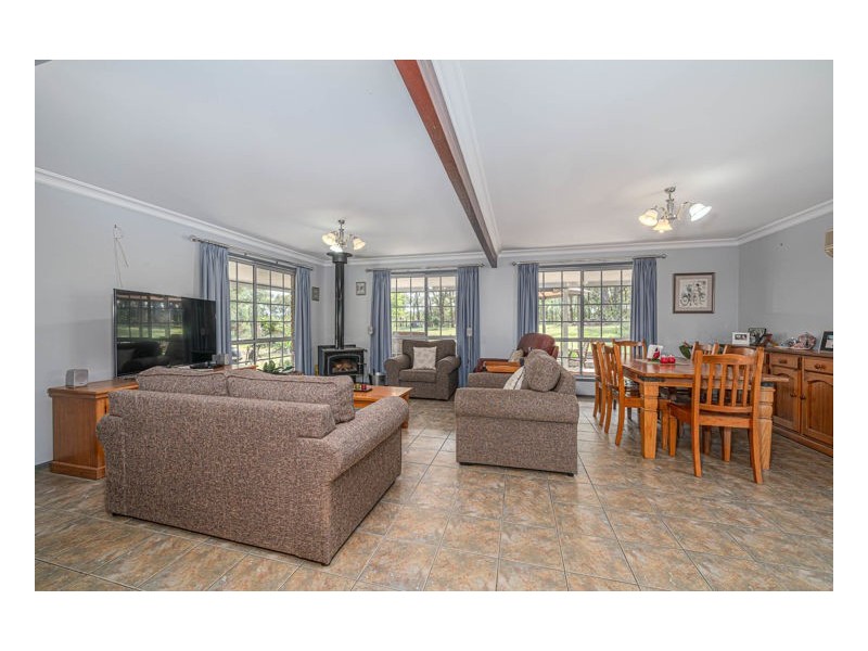 69 Kendall Road, Armidale NSW 2350