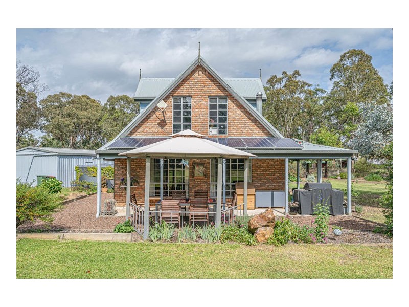 69 Kendall Road, Armidale NSW 2350