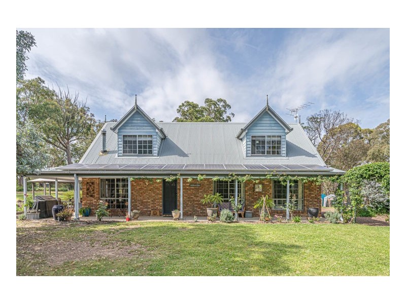 69 Kendall Road, Armidale NSW 2350