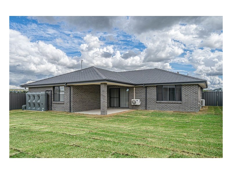 30 Cookes Road, Armidale NSW 2350
