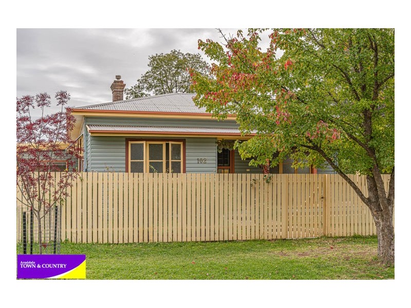 102 Douglas Street, Armidale NSW 2350