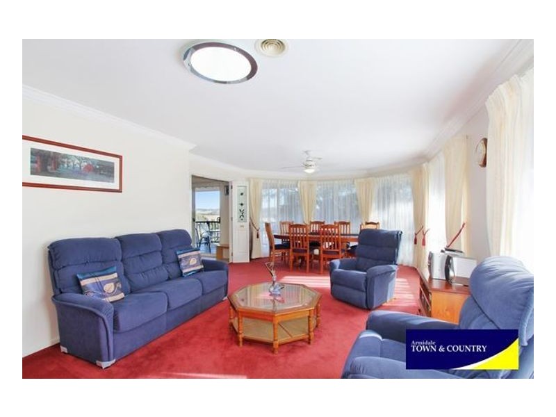 9 Nathaniel Pidgeon Drive, Armidale NSW 2350