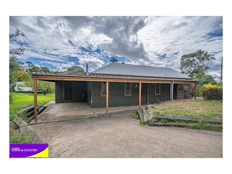 16 Perrott Street, Armidale NSW 2350