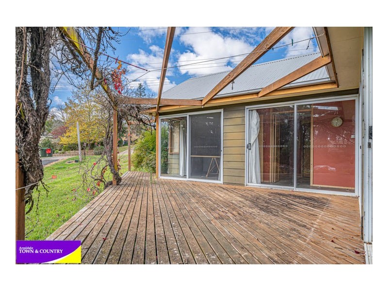 16 Perrott Street, Armidale NSW 2350