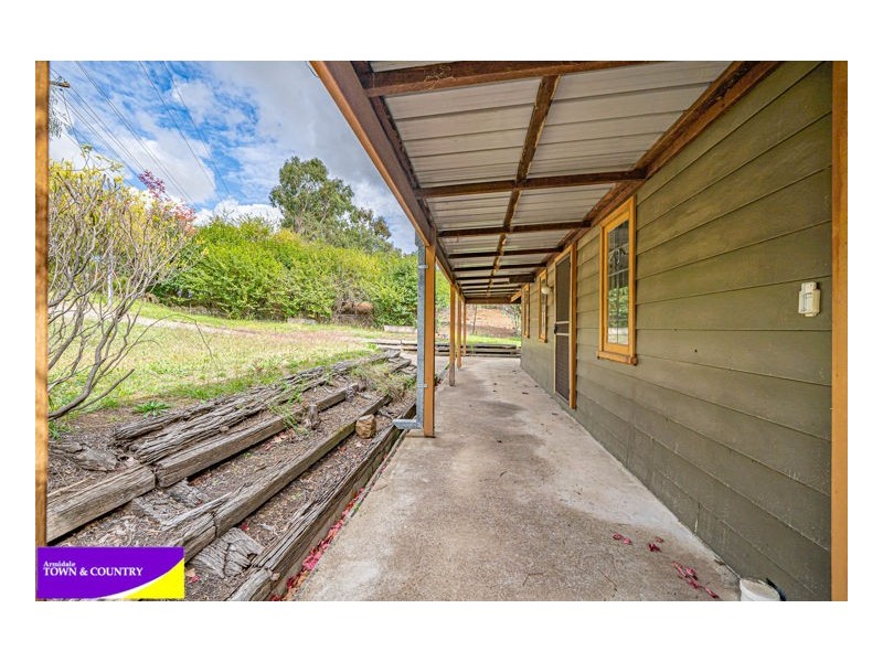 16 Perrott Street, Armidale NSW 2350