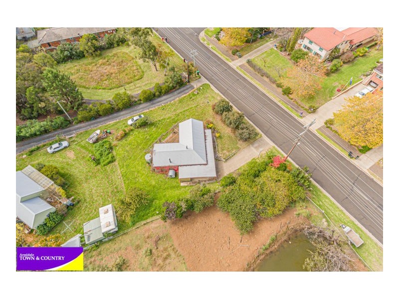 16 Perrott Street, Armidale NSW 2350