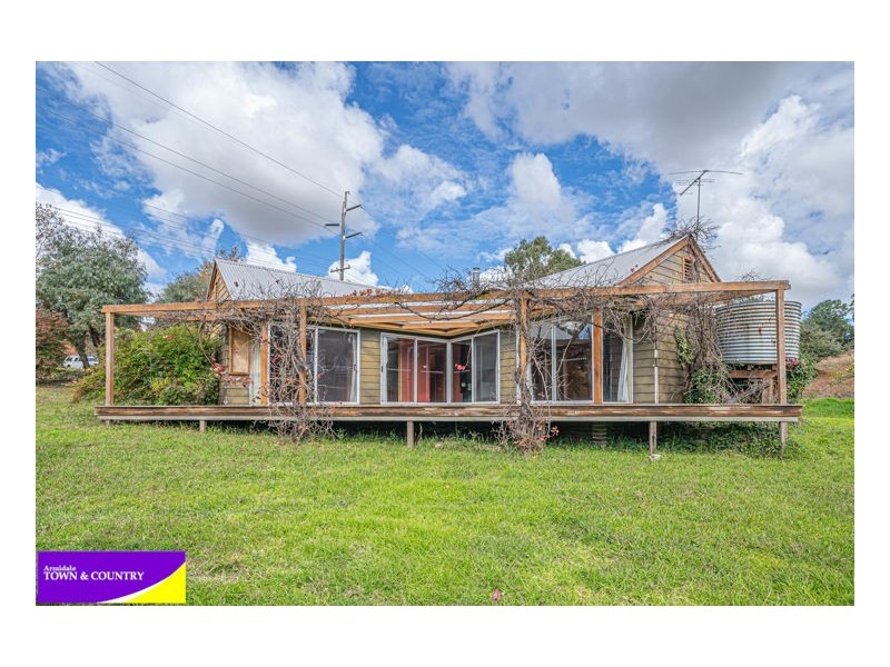 16 Perrott Street, Armidale NSW 2350