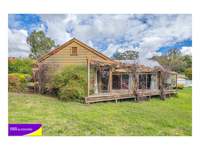 16 Perrott Street, Armidale NSW 2350