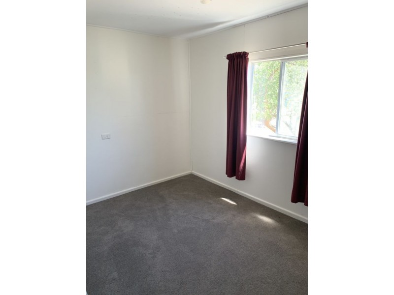 2/193 Weirs Road, Armidale NSW 2350