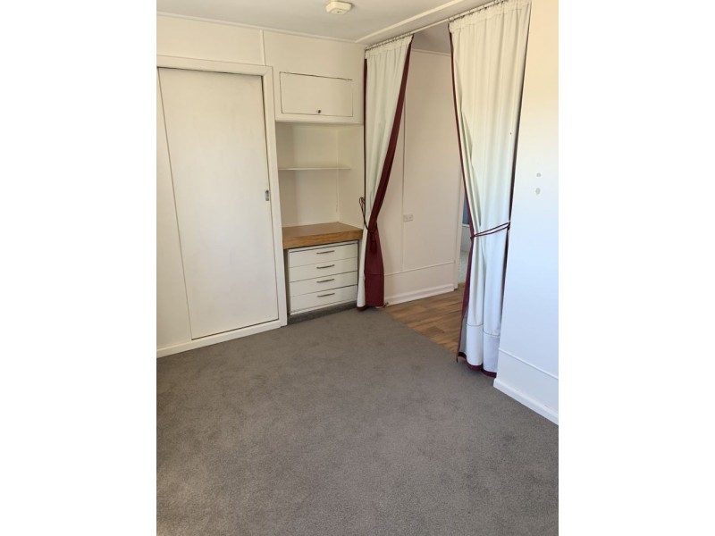 2/193 Weirs Road, Armidale NSW 2350