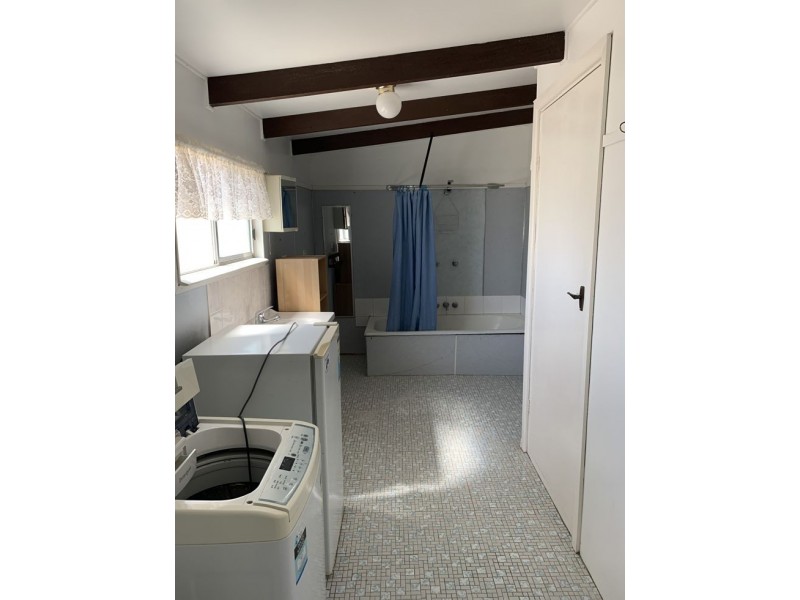 2/193 Weirs Road, Armidale NSW 2350