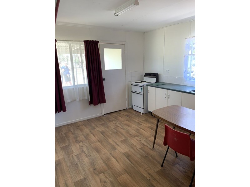 2/193 Weirs Road, Armidale NSW 2350