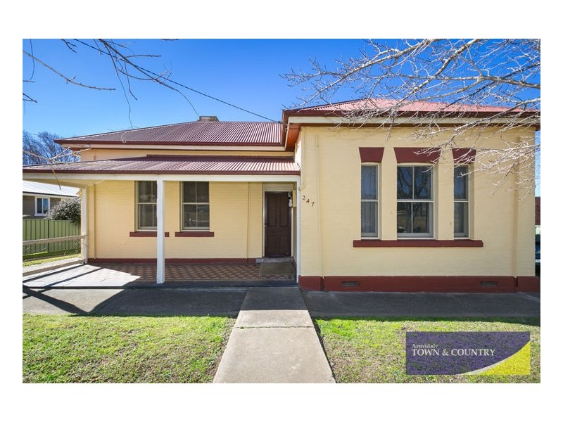 247 Brown Street, Armidale NSW 2350