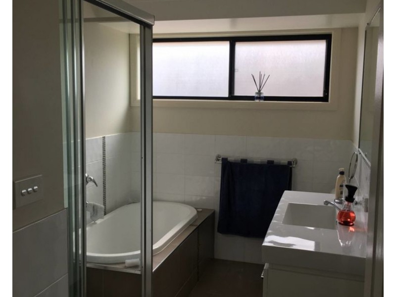 13 Albion Close, Armidale NSW 2350