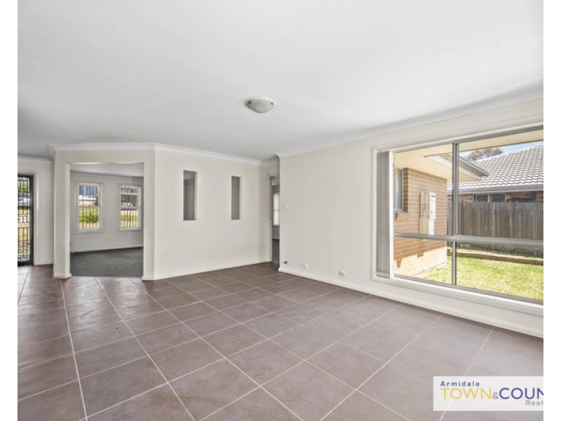 17 Kennedy Street, Armidale NSW 2350