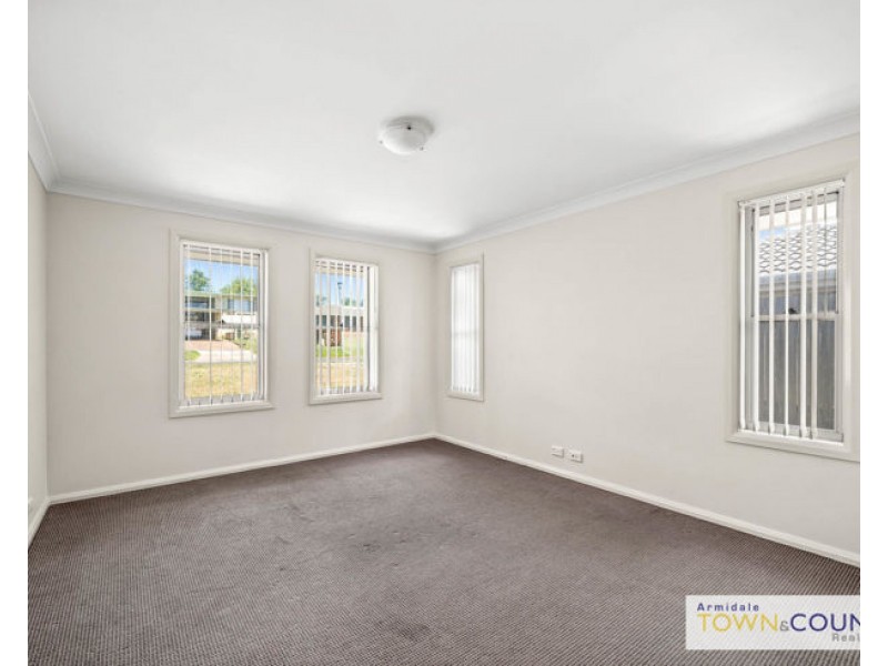 17 Kennedy Street, Armidale NSW 2350