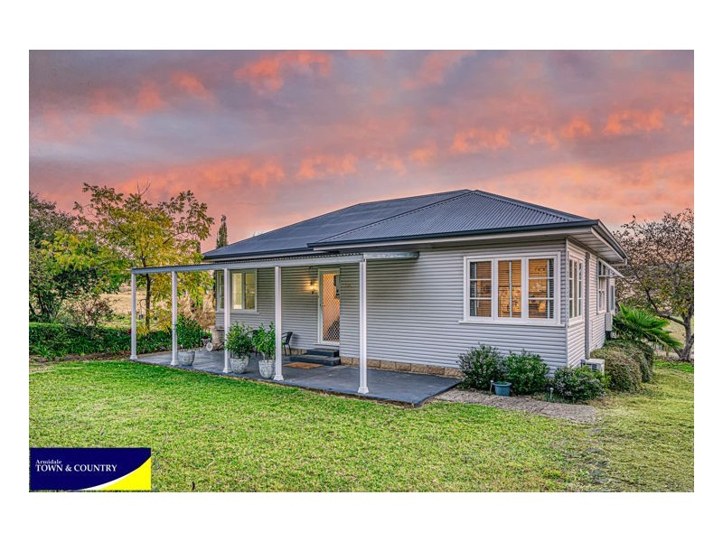 24 Kurrawatha Avenue, Armidale NSW 2350