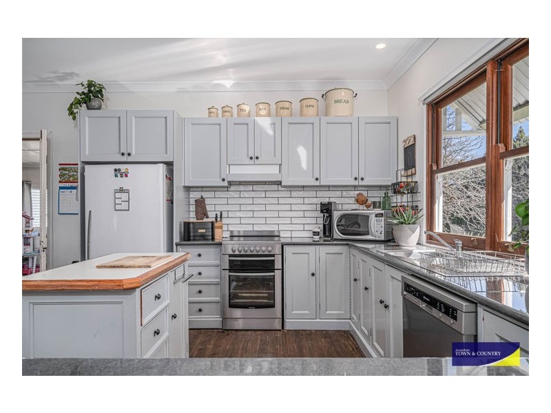 24 Kurrawatha Avenue, Armidale NSW 2350