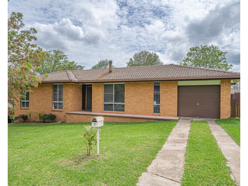 7 Hamilton Crescent, Armidale NSW 2350