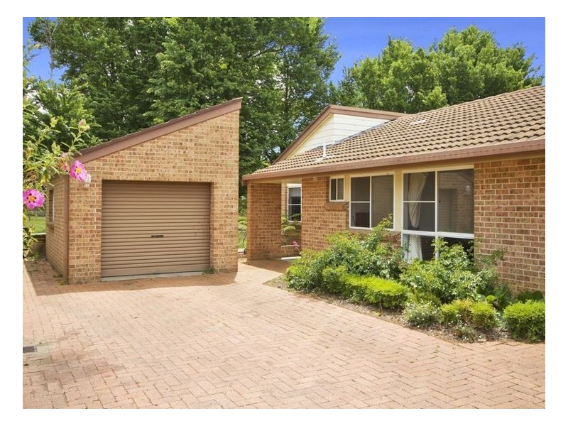 2/33 The Avenue, Armidale NSW 2350