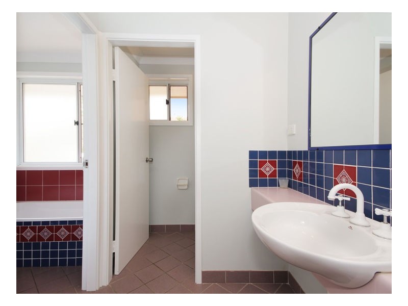 2/33 The Avenue, Armidale NSW 2350